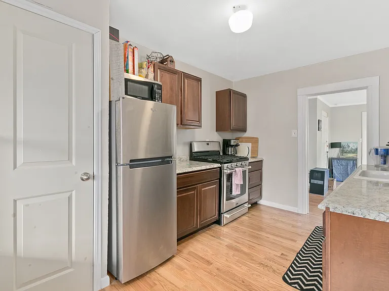 543 N Logan St — Photo 5