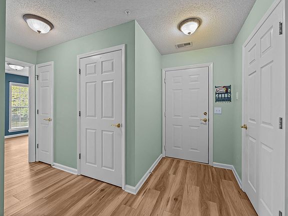 4th image of 2219 Delaney Dr #314