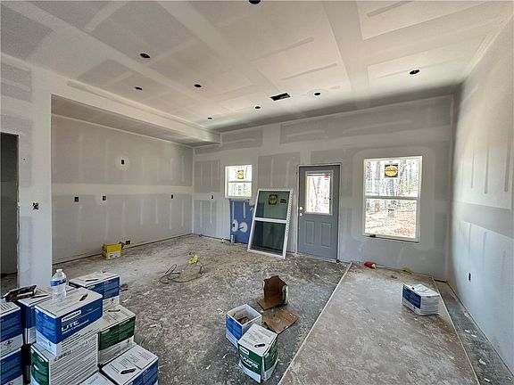 3rd image of 12 Devonshire Ln
