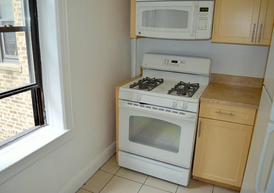 2nd image of 4414 47th Ave APT C3