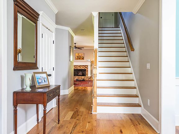4th image of 245 Rutledge Way