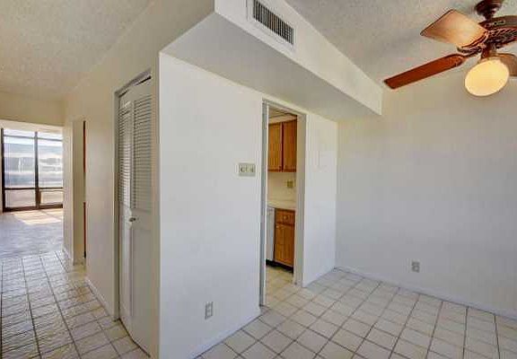 Home For Sale In Pointe South