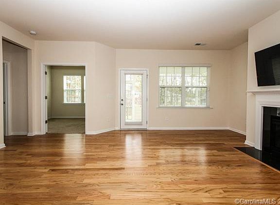 4th image of 5022 Kinross Ln