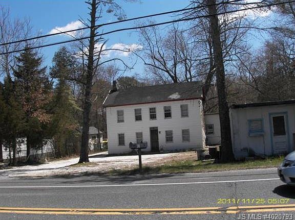 2nd image of 628 Route 9 N