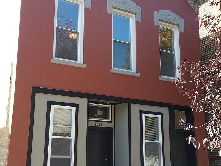 1014 N Winchester Ave — Photo 3