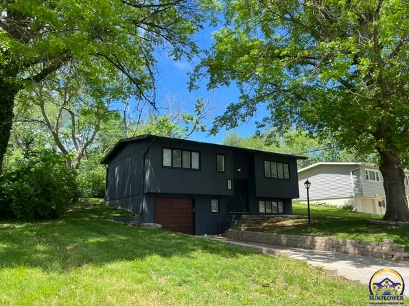 3401 SW Westwood Dr, Topeka, KS 66614