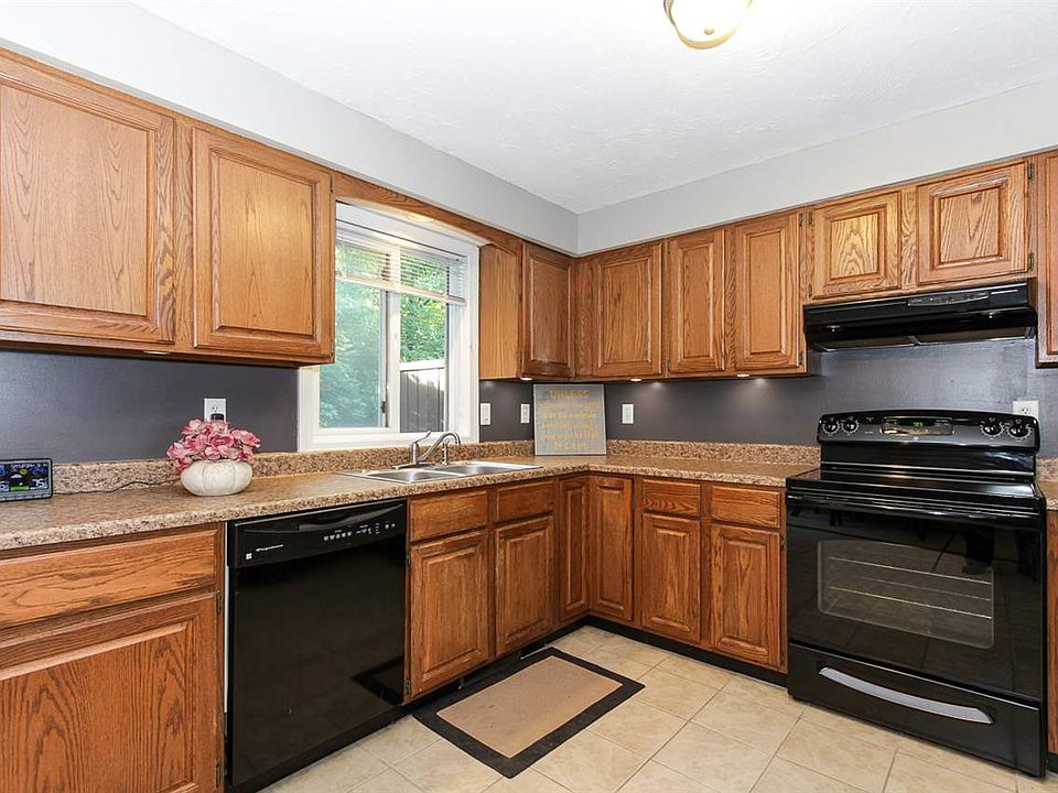 115 Wheelock St Manchester, NH, 03102 Apartments for Rent Zillow