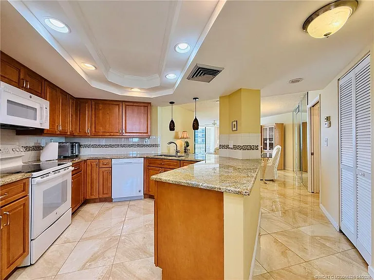 9500 S Ocean Dr #1308 — Photo 8