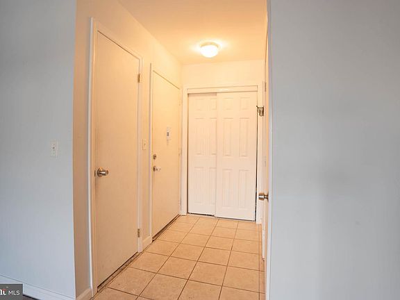 5th image of 2 Avon Dr #Z-2
