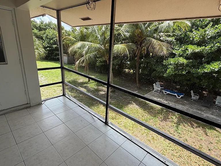 4061 NW 9th Ave #206 — Photo 10
