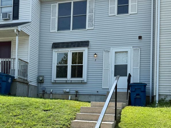 7 Cypress Dr