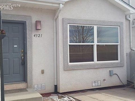 Front enclosed patio