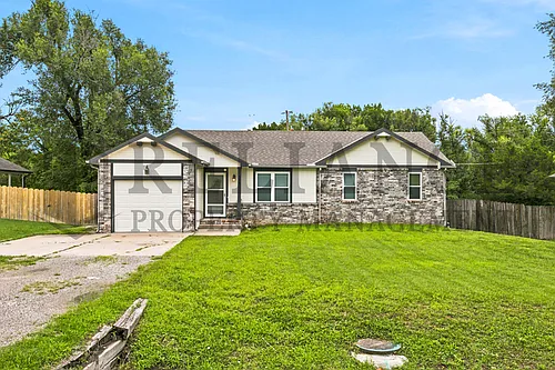 516 N Lakeside Dr Photo 1