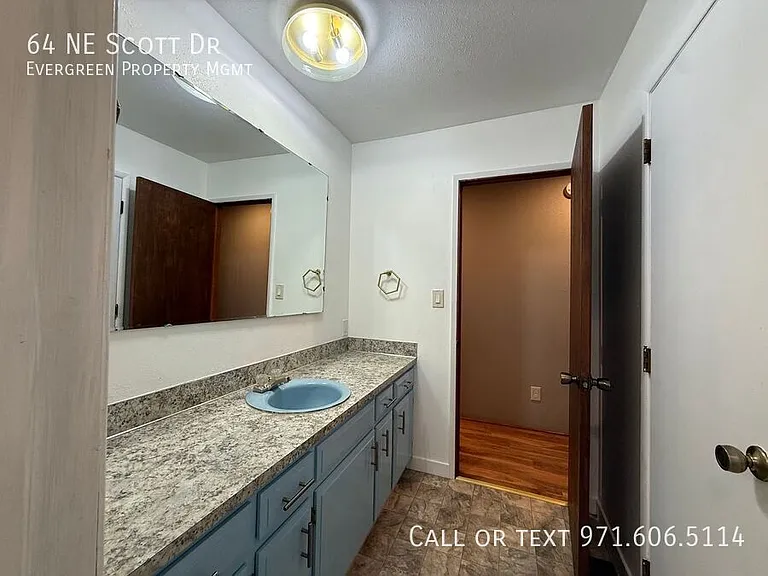 64 NE Scott Dr — Photo 28