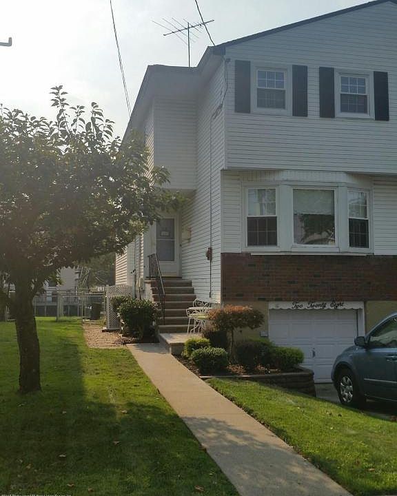 1st image of 228 Warwick Ave