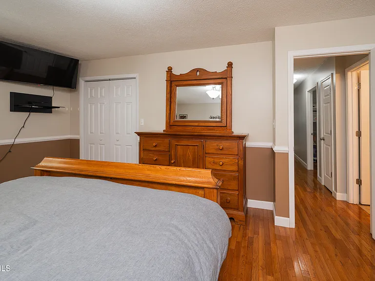 135 Riders Dr — Photo 34