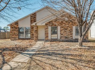 3803 O'B Crowe Dr, Dallas, TX 75227