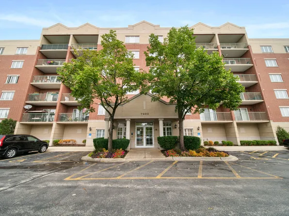 7400 Lincoln Ave Unit 607, Skokie, IL 60076