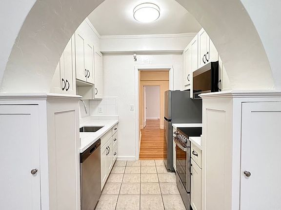 5th image of 1425 Taylor St APT 105