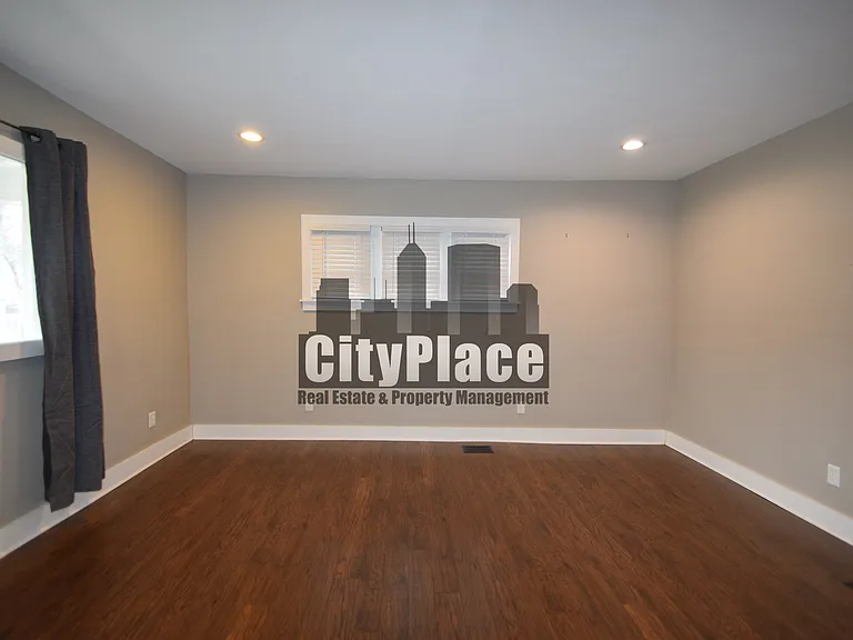 1548 Lexington Ave — Photo 6