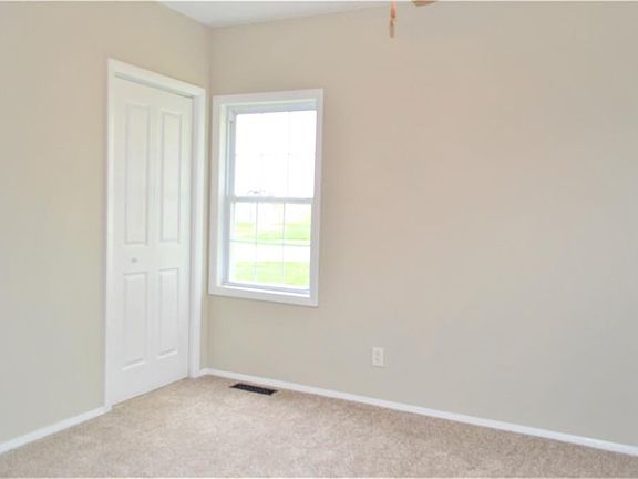 5th image of 301 Plum St