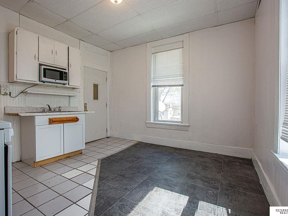 2nd image of 3809 S 24th St #8
