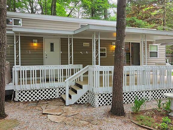 4th image of 3674 Ruby Ln Unit 35