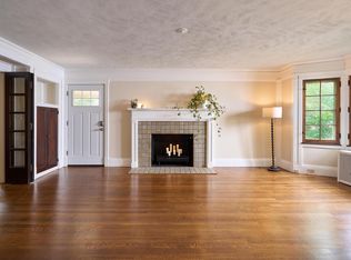 2155 Middlefield Rd, Cleveland Heights, OH 44106