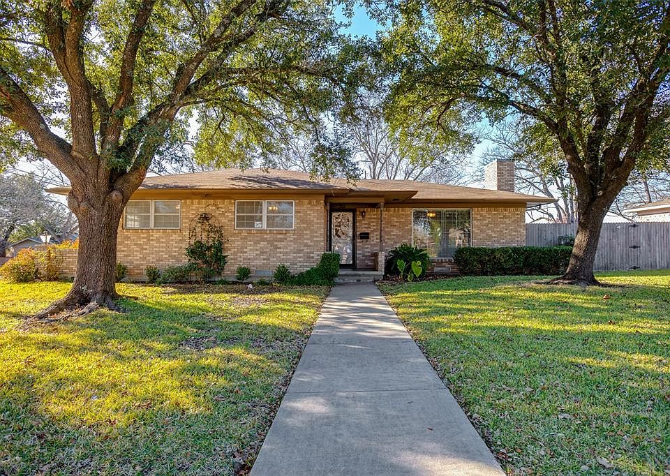 1st image of 301 Sherry Ln