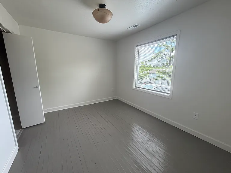217 Walnut St — Photo 4