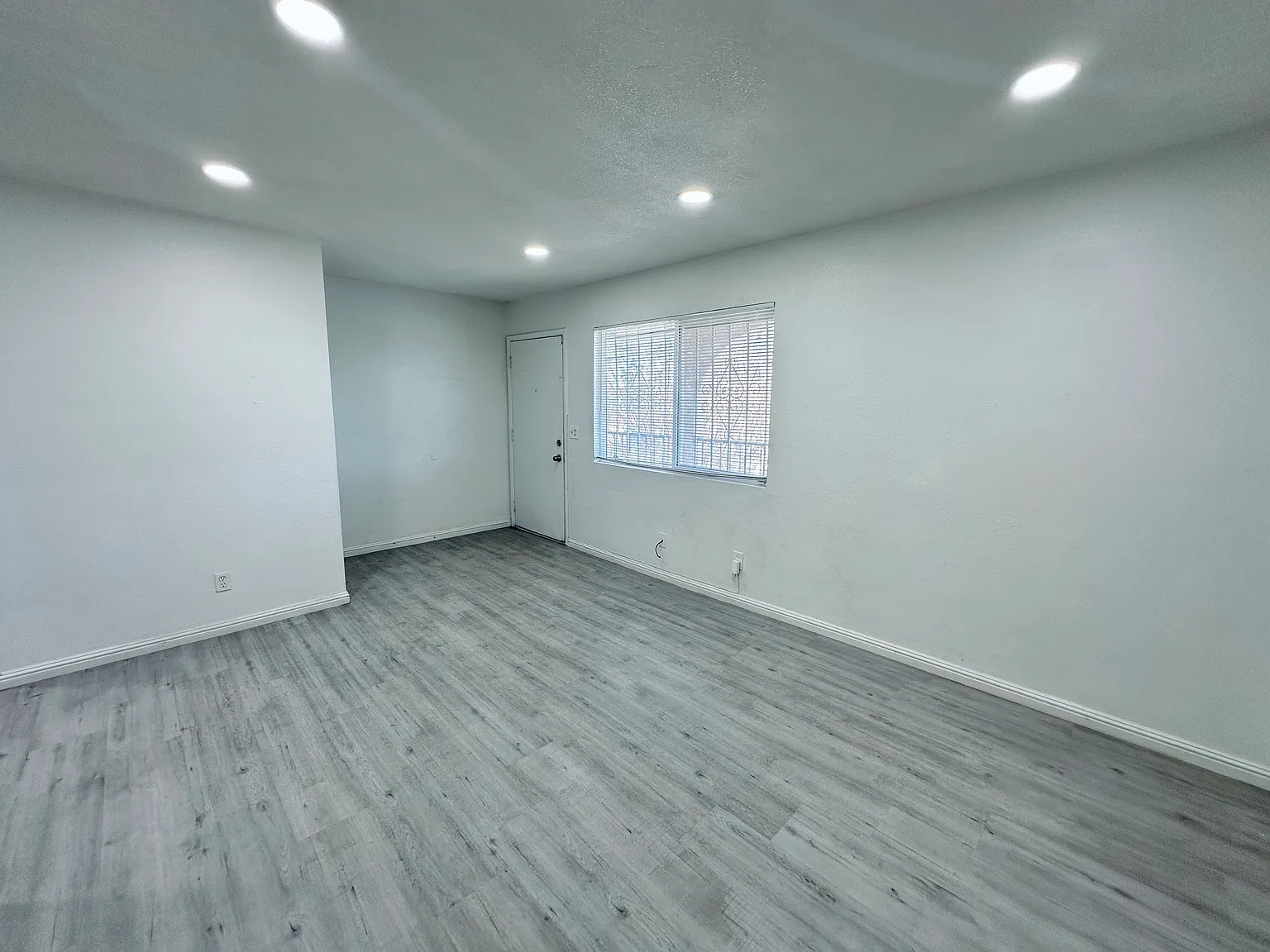 2 bed, $1,095 — Photo 4