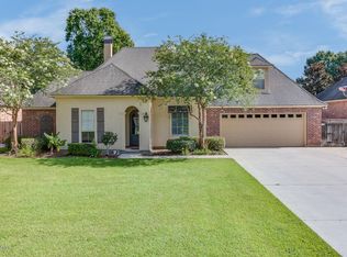 117 Maple Grove Ln, Youngsville, LA 70592
