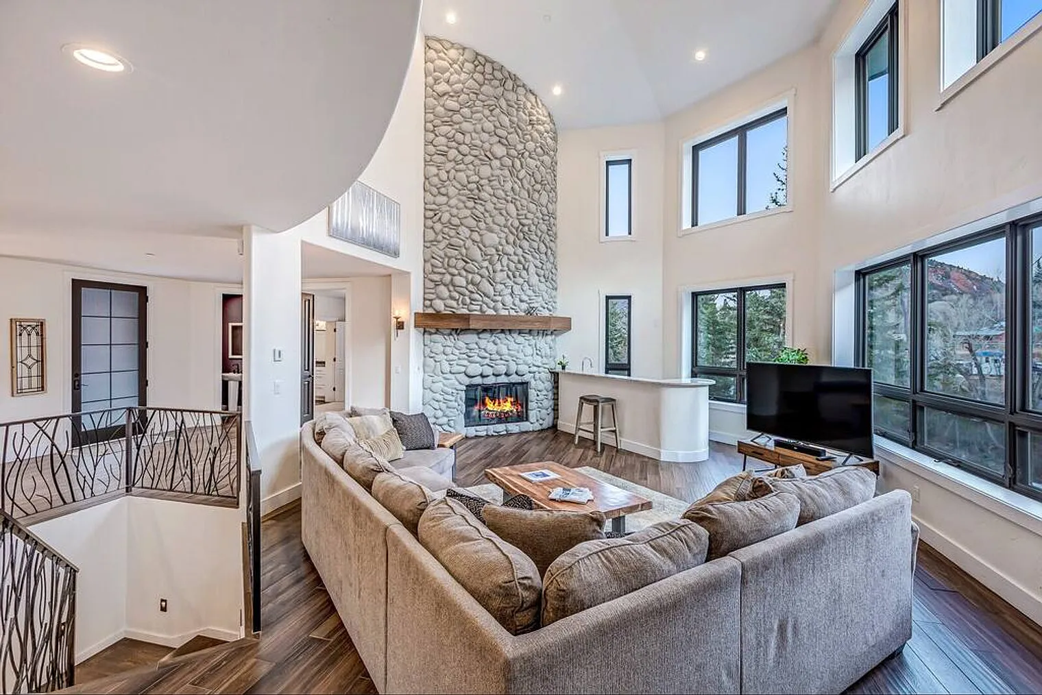 5 bed, 5.0 bath, $29,309 — Photo 1