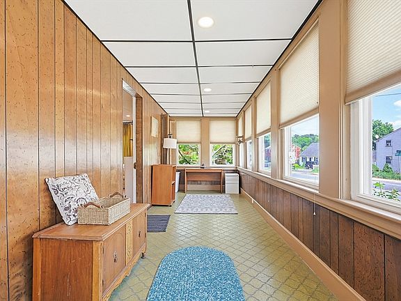 5th image of 1139 East St