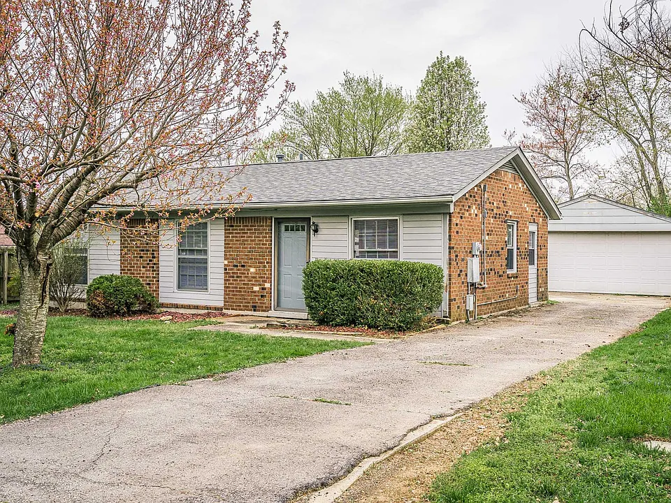 6910 Stablelake Ct