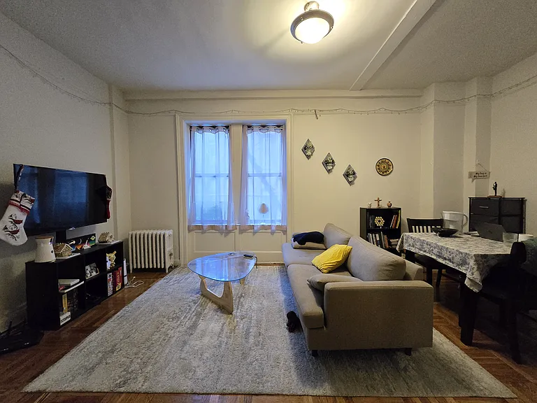 515 Cathedral Pkwy #3D — Photo 1