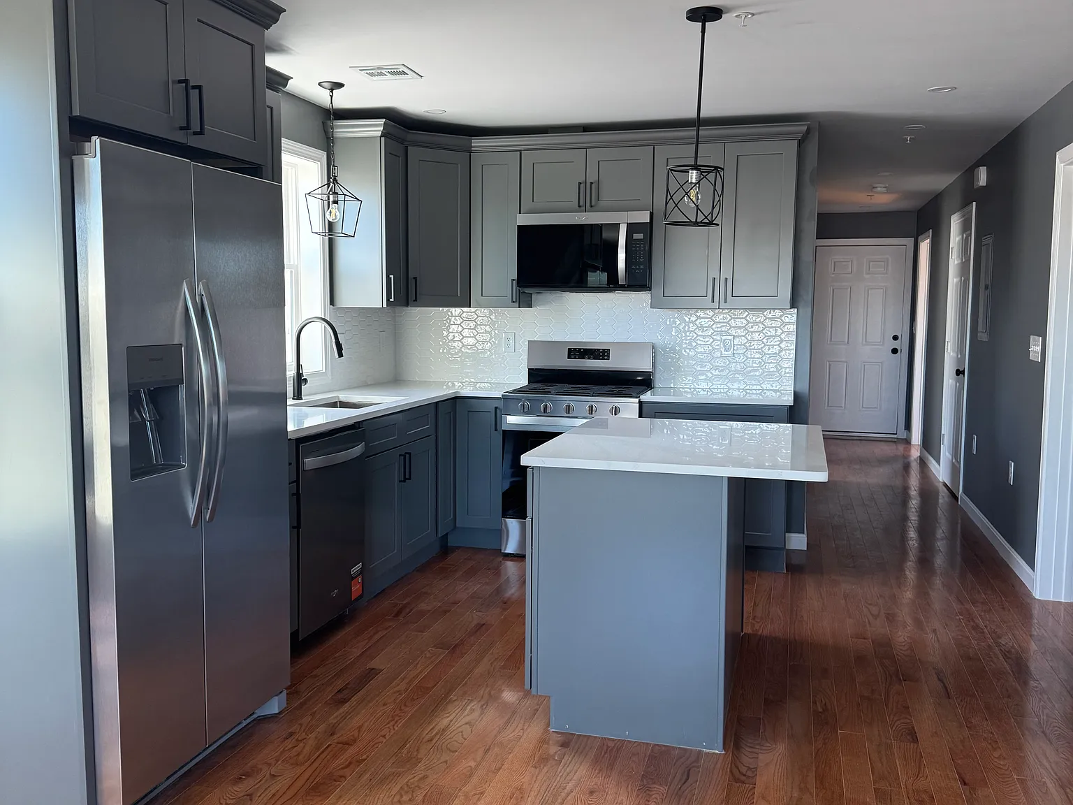4 bed, 1430 sqft, $2,875 — Photo 2
