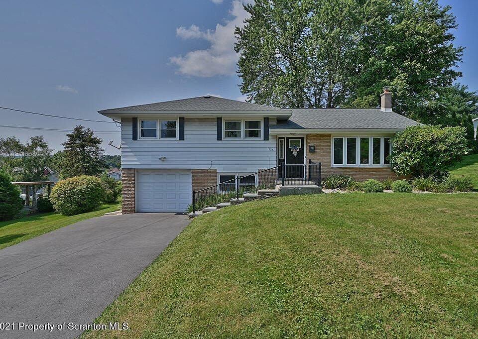 1st image of 135 Parkwood Ave