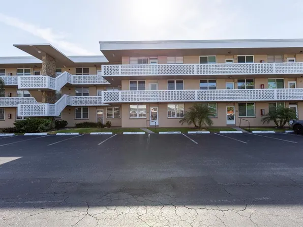 4915 Bay St NE APT 224, Saint Petersburg, FL 33703