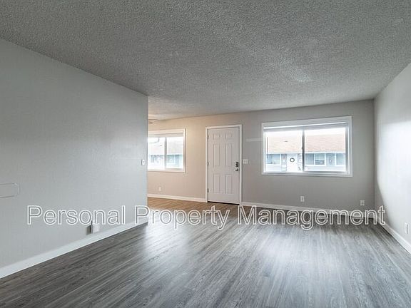 3rd image of 1008 NE 86th St