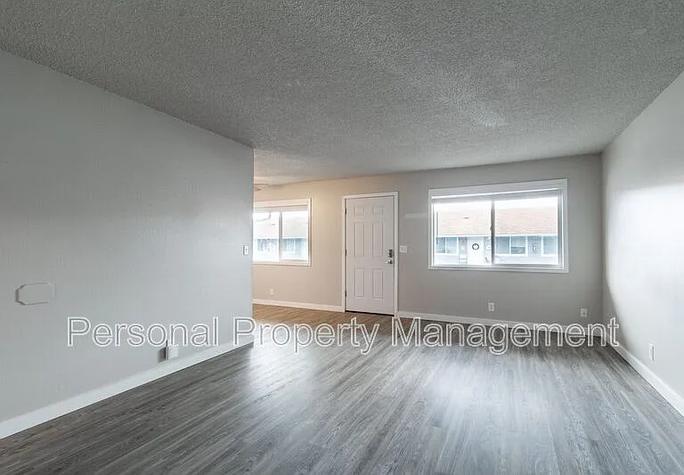 1008 NE 86th St — Photo 3