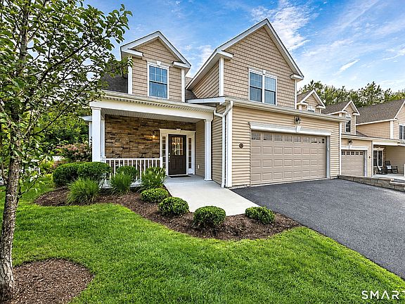 3rd image of 351 Hunter Drive #351