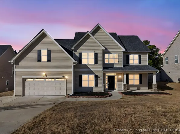 516 Heathrow Dr, Spring Lake, NC 28390