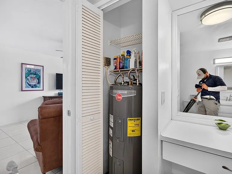 550 SW 2nd Ave #125 — Photo 47