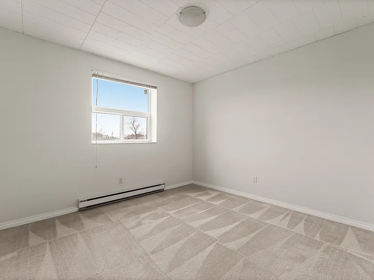 3160 Peter St — Photo 12