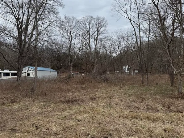 72 N Factory St, Adolphus, KY 42120