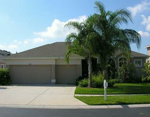 Stunning 5 Bedroom Pool Home