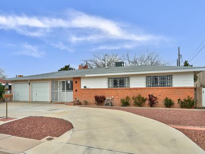353 Yucca Pl NW, Albuquerque, NM, 87105