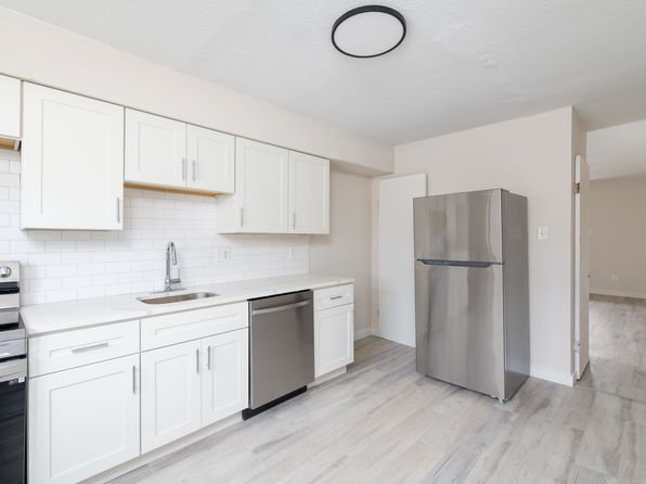7028 Heege Rd #28-206