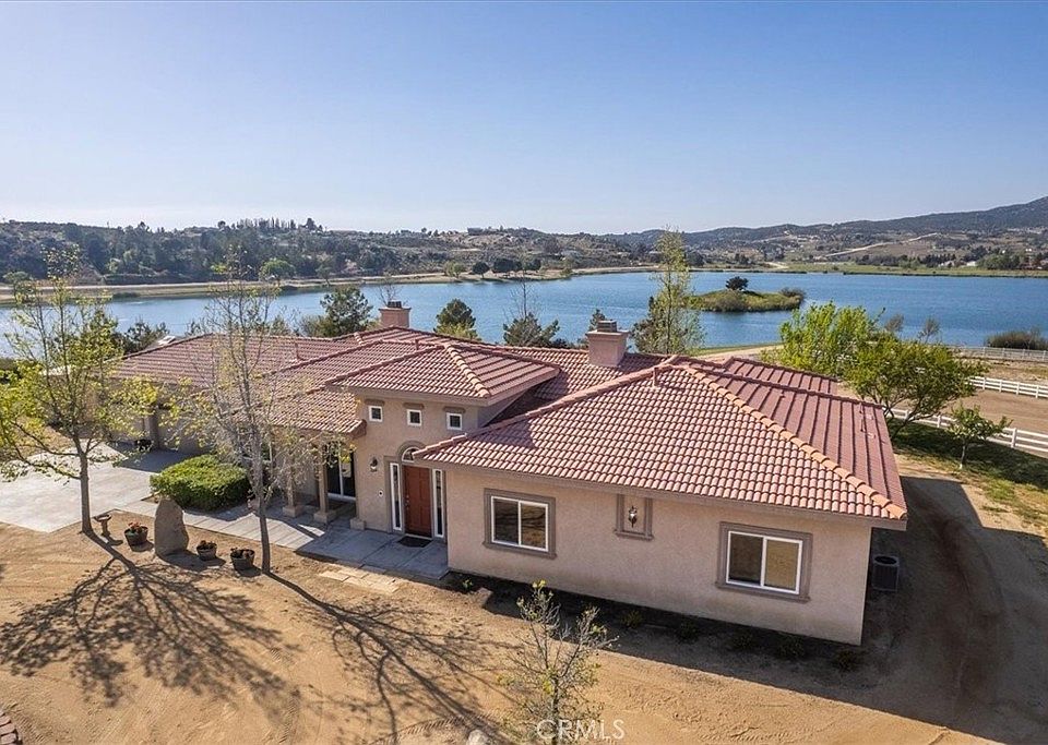 1st image of 41917 Lakefront Dr